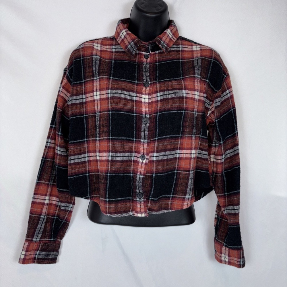American Eagle Women's Sm Red Black White Plaid Cropped Flannel Shirt Boxy
